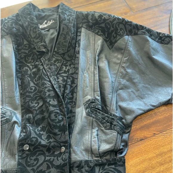 Winlit Women's Vintage Retro 80s 90s
Black Leather Jacket puffer, Size small - Picture 8 of 13